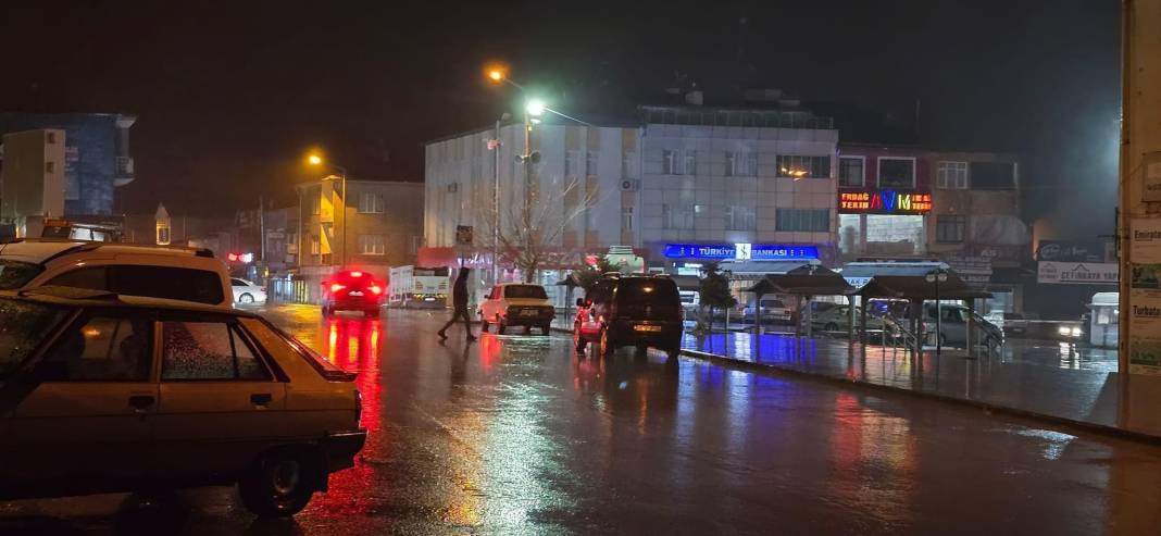 Beklenen yağış Konya’ya 2 ilçeden giriş yaptı 6